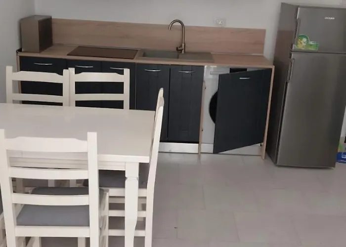 J&r , Rana Hedhun Apartamento *